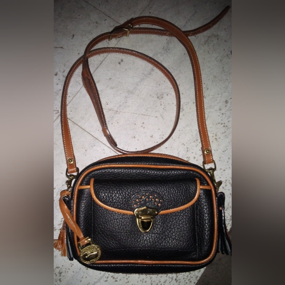 Dooney and Bourke crossbody purse